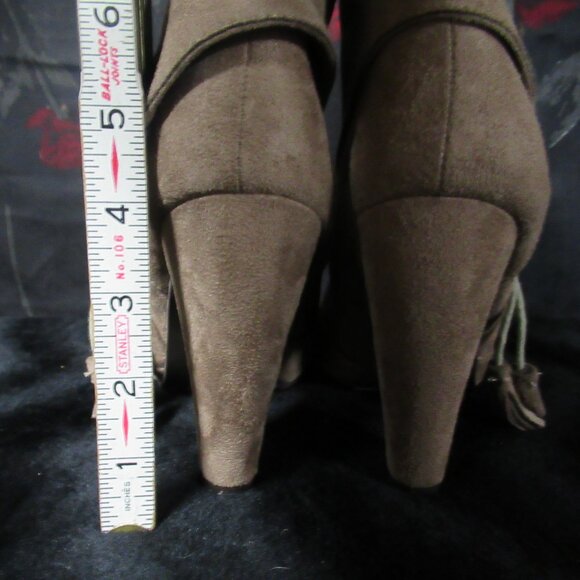Beige Faux Suede Bootie w/ Tassels Size L (8/9) - Picture 6 of 9